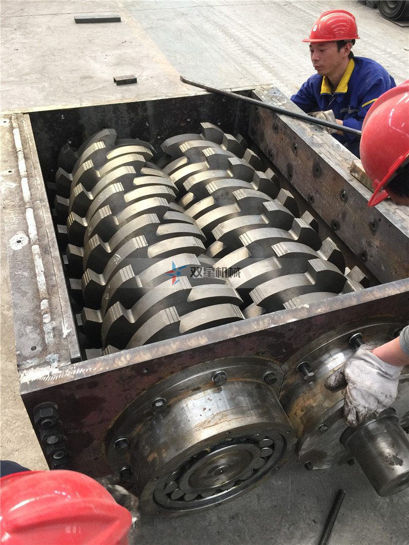 廢鋁撕碎機刀具箱體部分