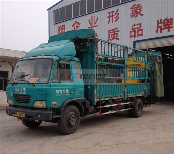 <a href='http://www.gyrfc.com/1/101.html' target='_blank'><span>易拉罐撕碎機</span></a>設備發貨現場