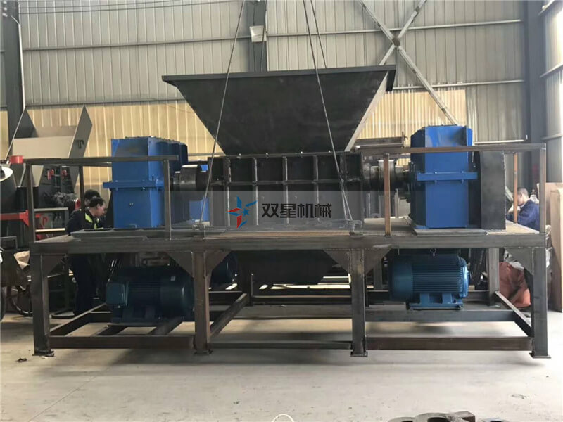 金屬撕碎機設備加工大油桶優勢