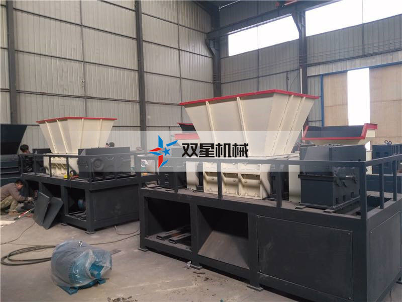 廢金屬撕碎機設備產(chǎn)量10噸配置如何
