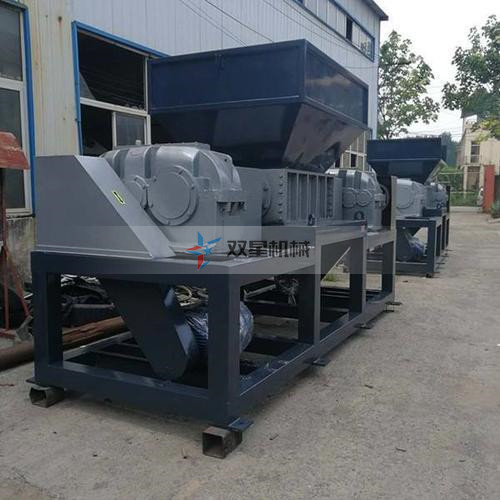 雙軸撕碎機作業過程中這些準備工作不容忽視